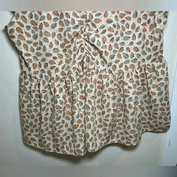 Mod Cloth Molly Bracken Size Large Cream Gold Foil Ruffle Fall V-Neck Blouse - Picture 8 of 12